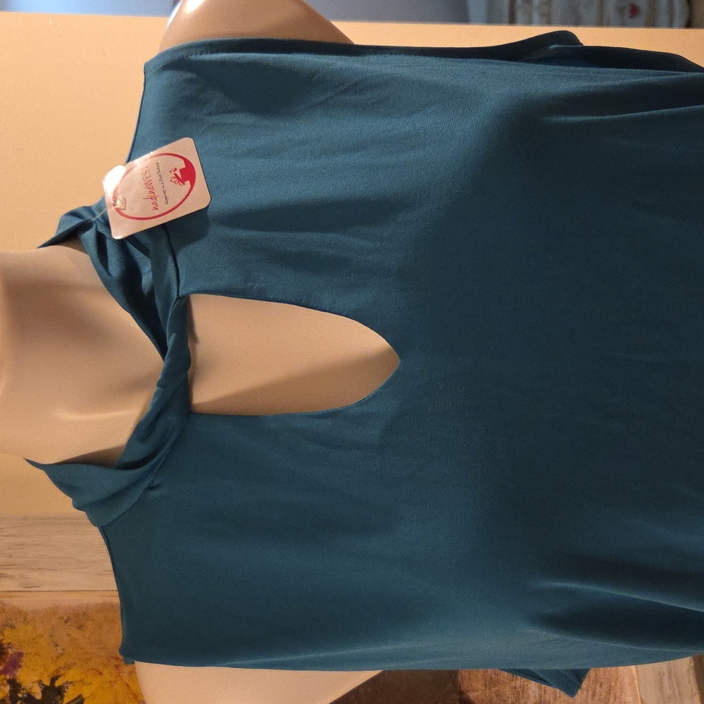 Sheila Rose Tank - Picture 3 of 10